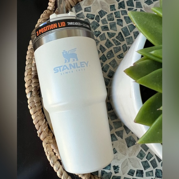 Stanley CREAM FLORAL 23 oz. Quencher Tumbler HTF - Picture 2 of 4